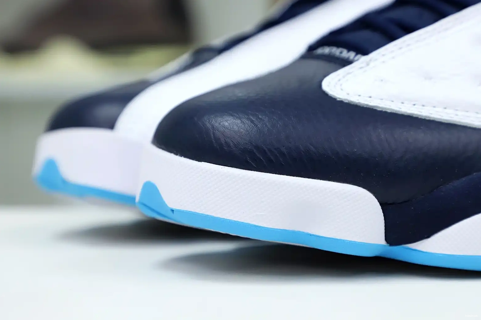 13 Kimikick OBSIDIAN AIR RETRO BLUE JORDAN WHITE 414571-144 POWDER 0620